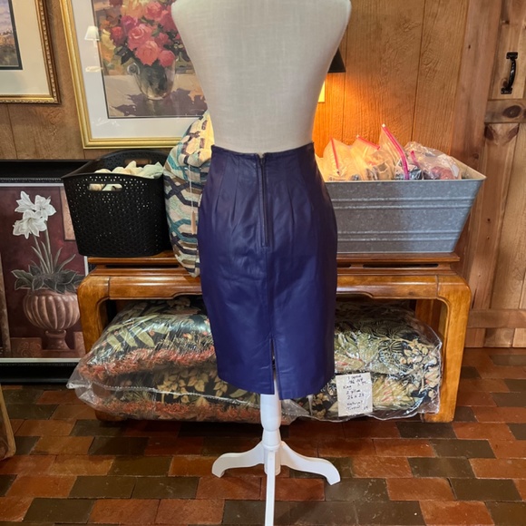VINTAGE Jarrod’s leather Medium jacket in rich purple and leather skirt size 4 - Picture 7 of 12